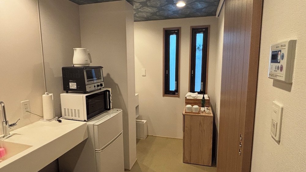 Hachi Inn 49/49