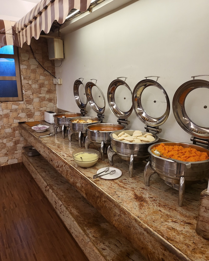 HOTEL MAHARANA INN 3/50