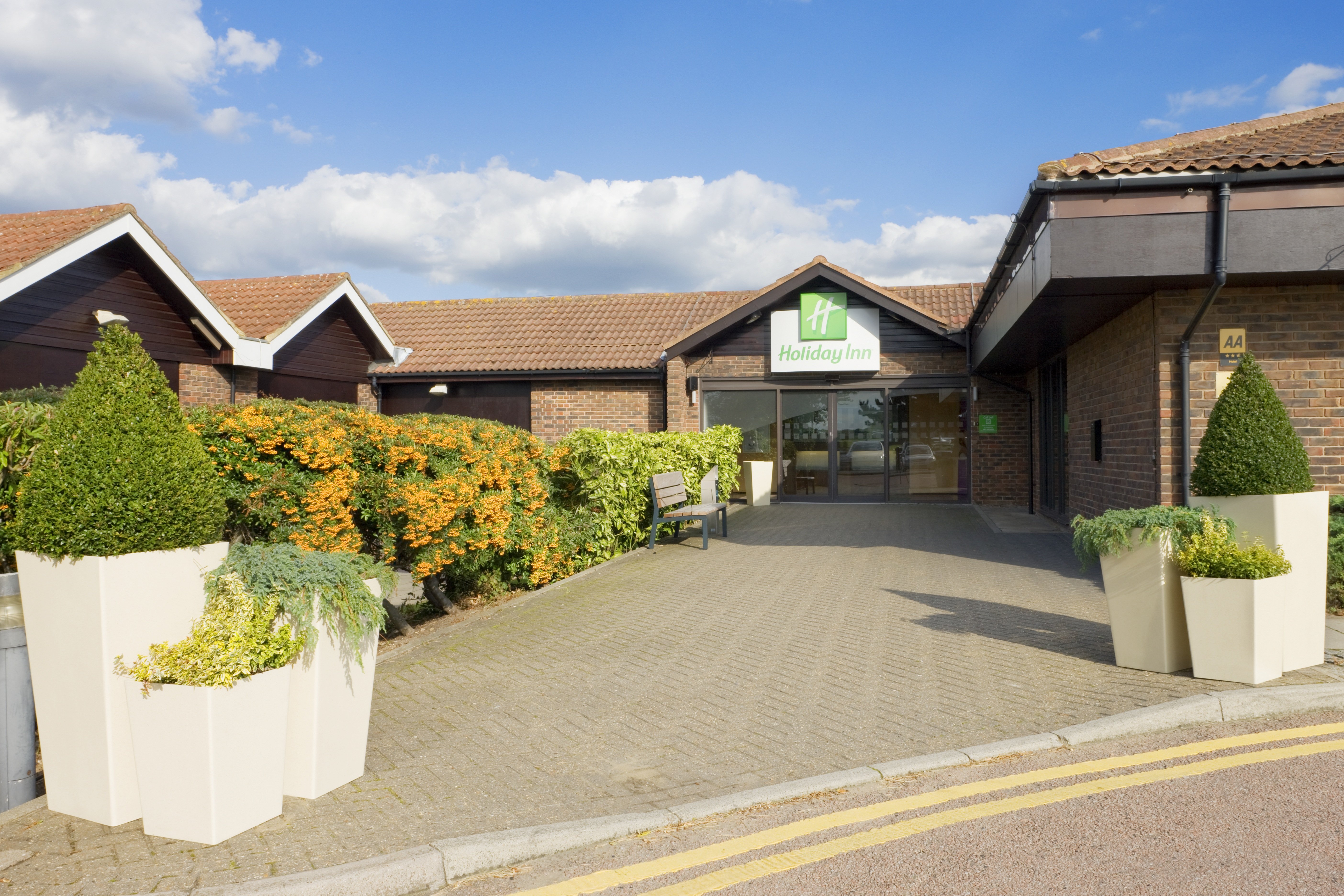 Holiday Inn Rochester Chatham an IHG Hotel 78/79