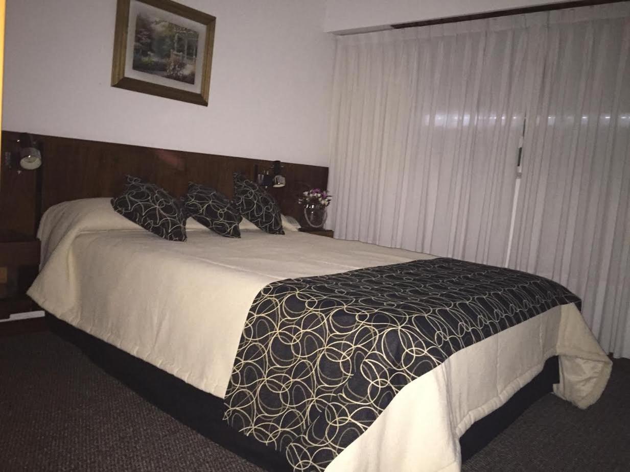 Hotel Morales 12/40