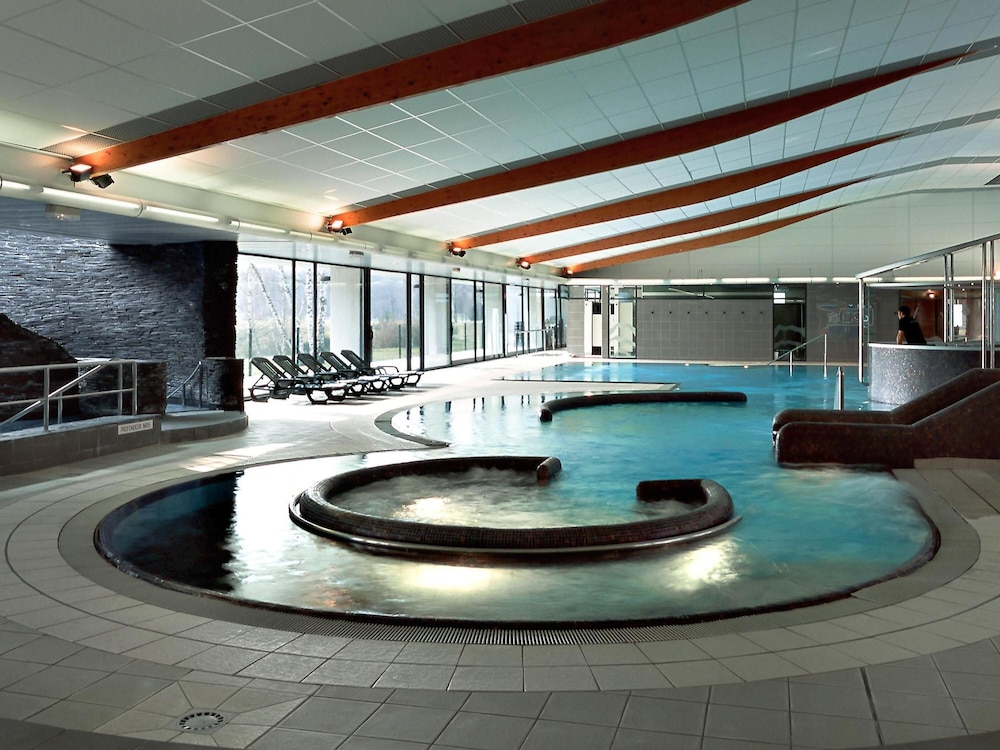 swimming pool spa