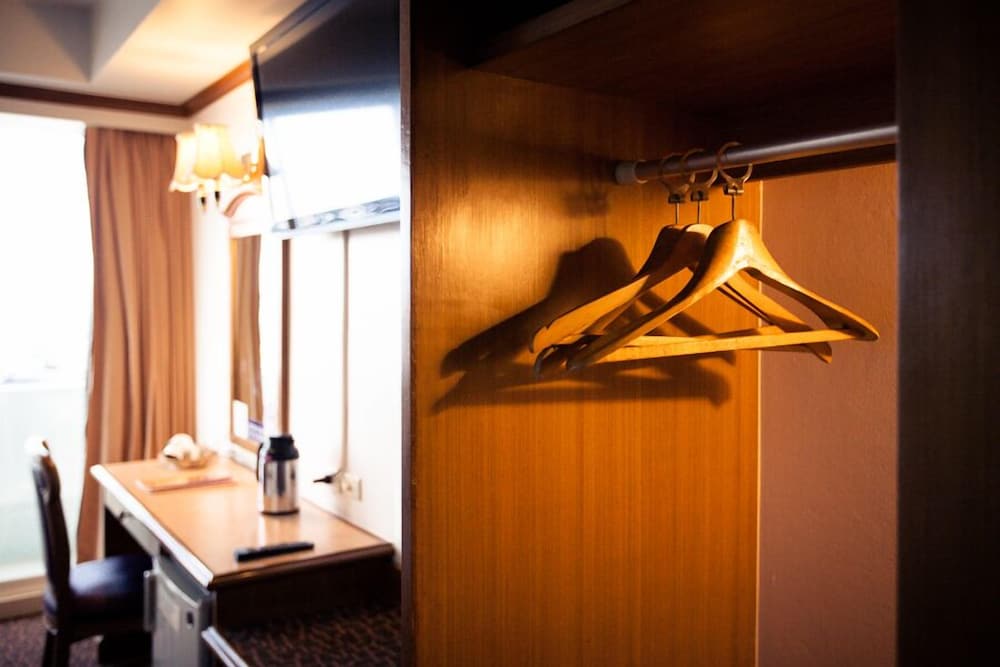 V L Hatyai Hotel 33/65
