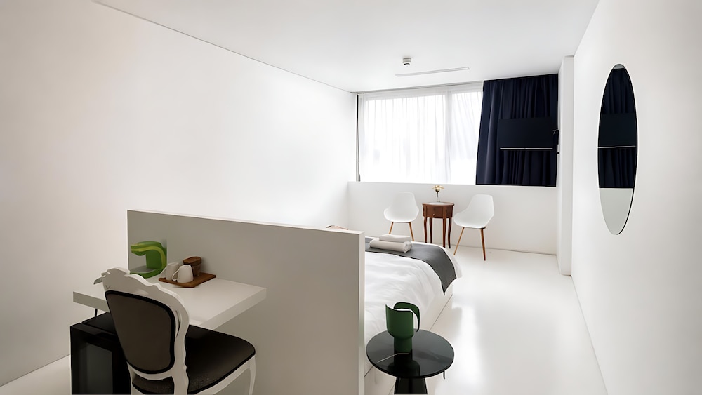 Lokal Hotel 64/64