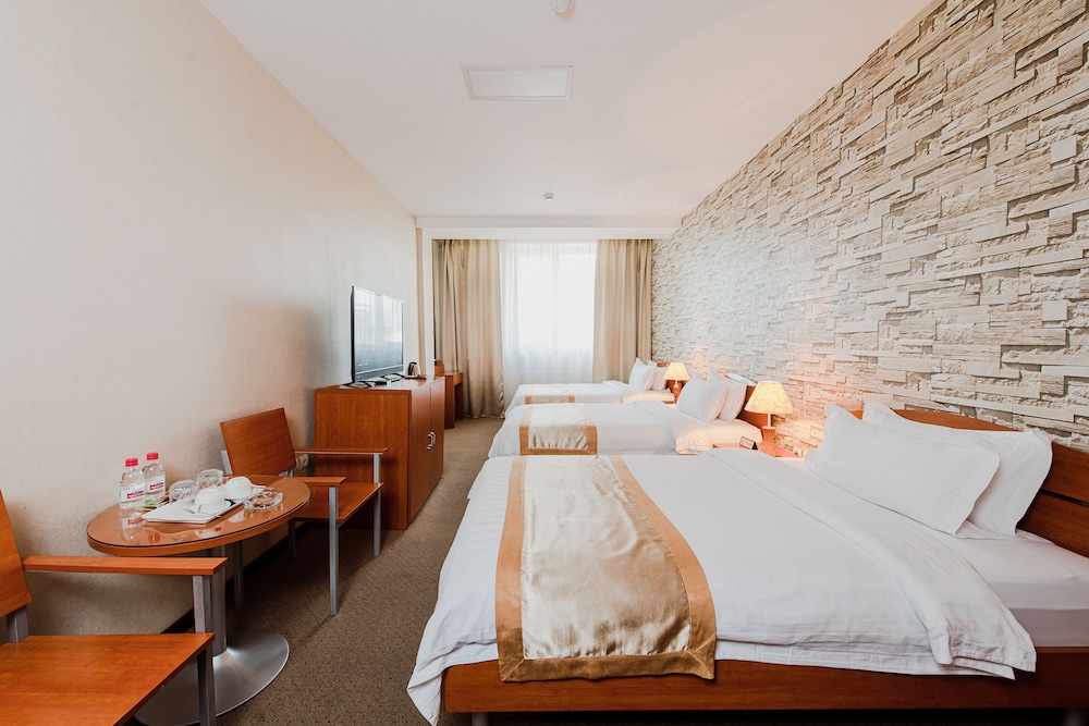 Springs Hotel 39/83