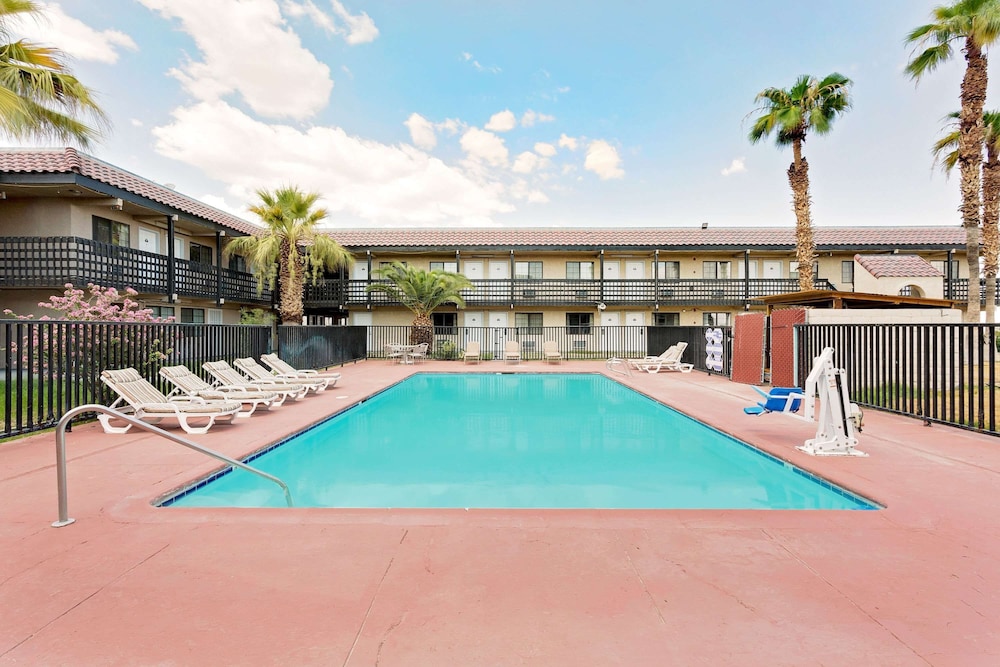 Days Inn & Suites By Wyndham Needles 6/30