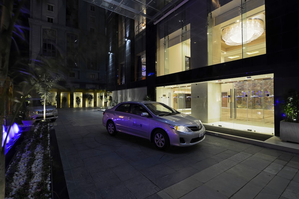 Radisson Blu Hotel Ahmedabad 67/71