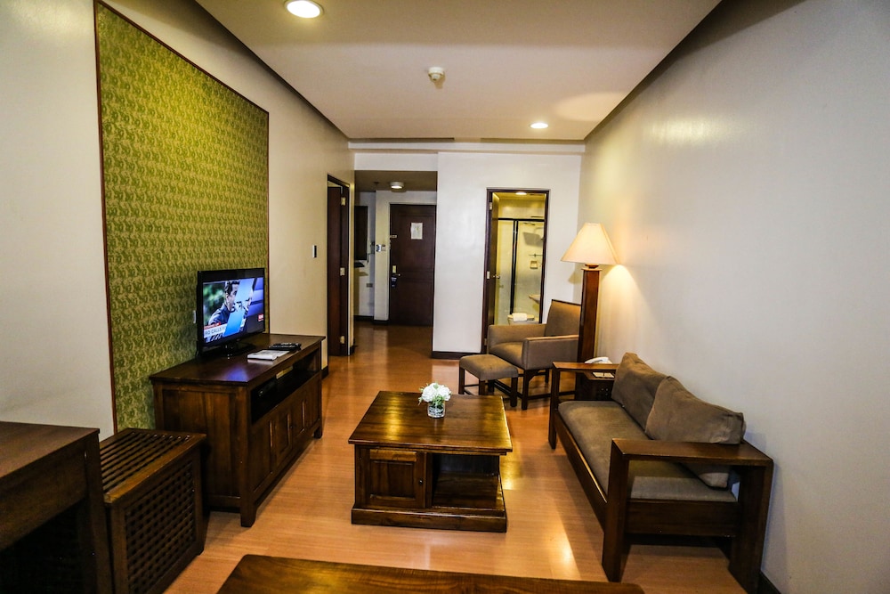 The Malayan Plaza 42/61