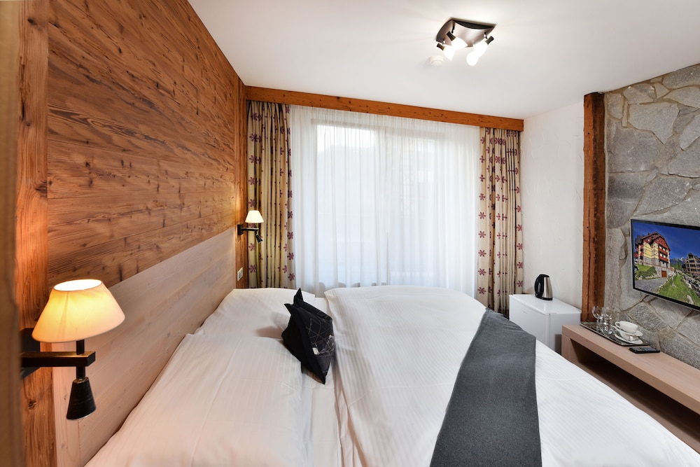 Kukucka Hotel 33/67