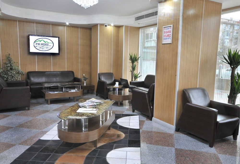 Rhiss Hotel Bostanci 45/64