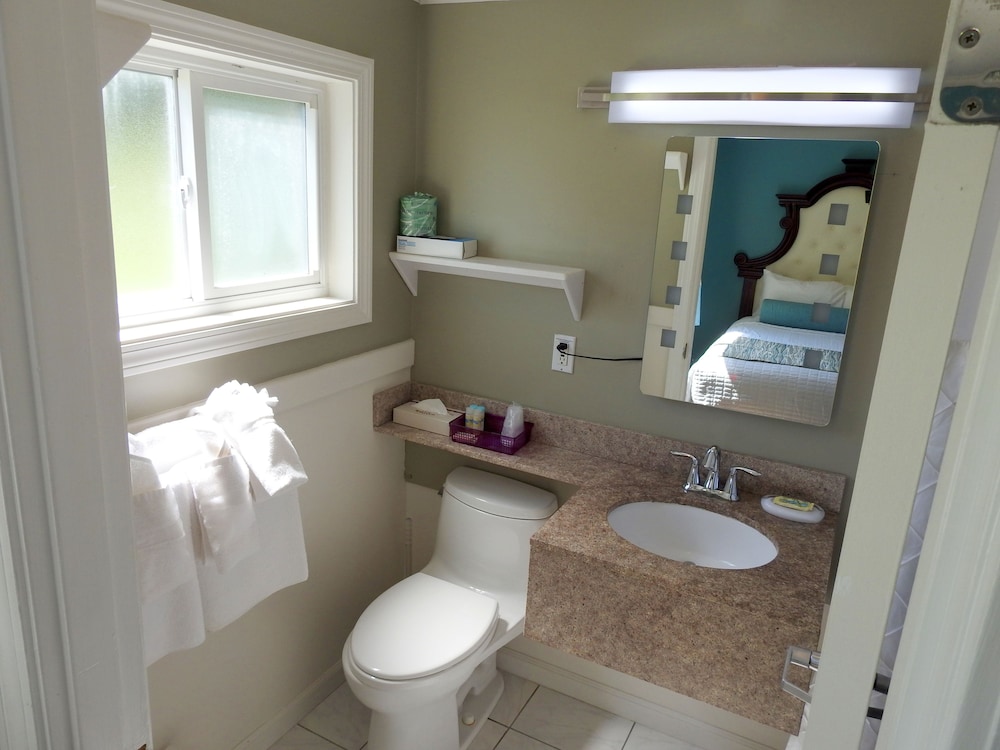 Seacoast Inn 36/36