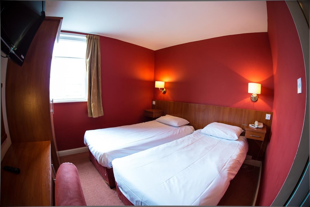 Thomas James Hotel 13/28