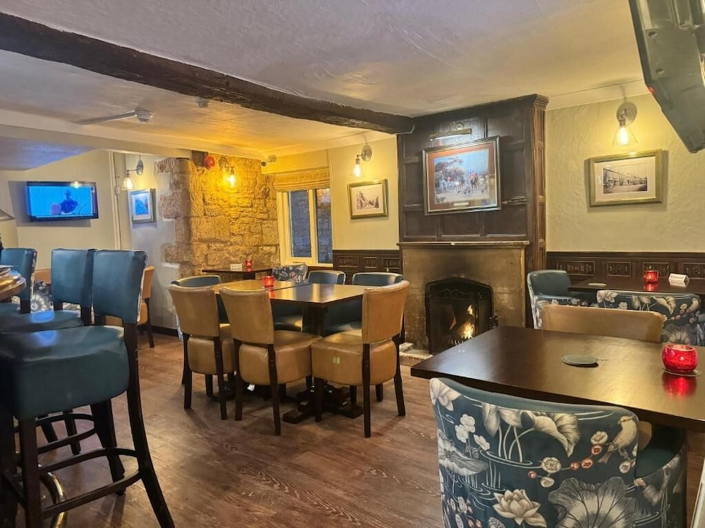 The Crown Hotel 31/47
