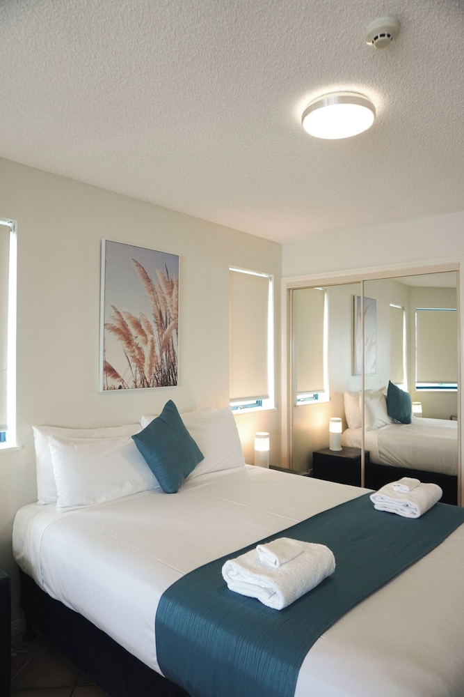 2 Bedrooms, Executive, Queen and Twin Beds, Water Front, Accessible، LA PROMENADE 5/6