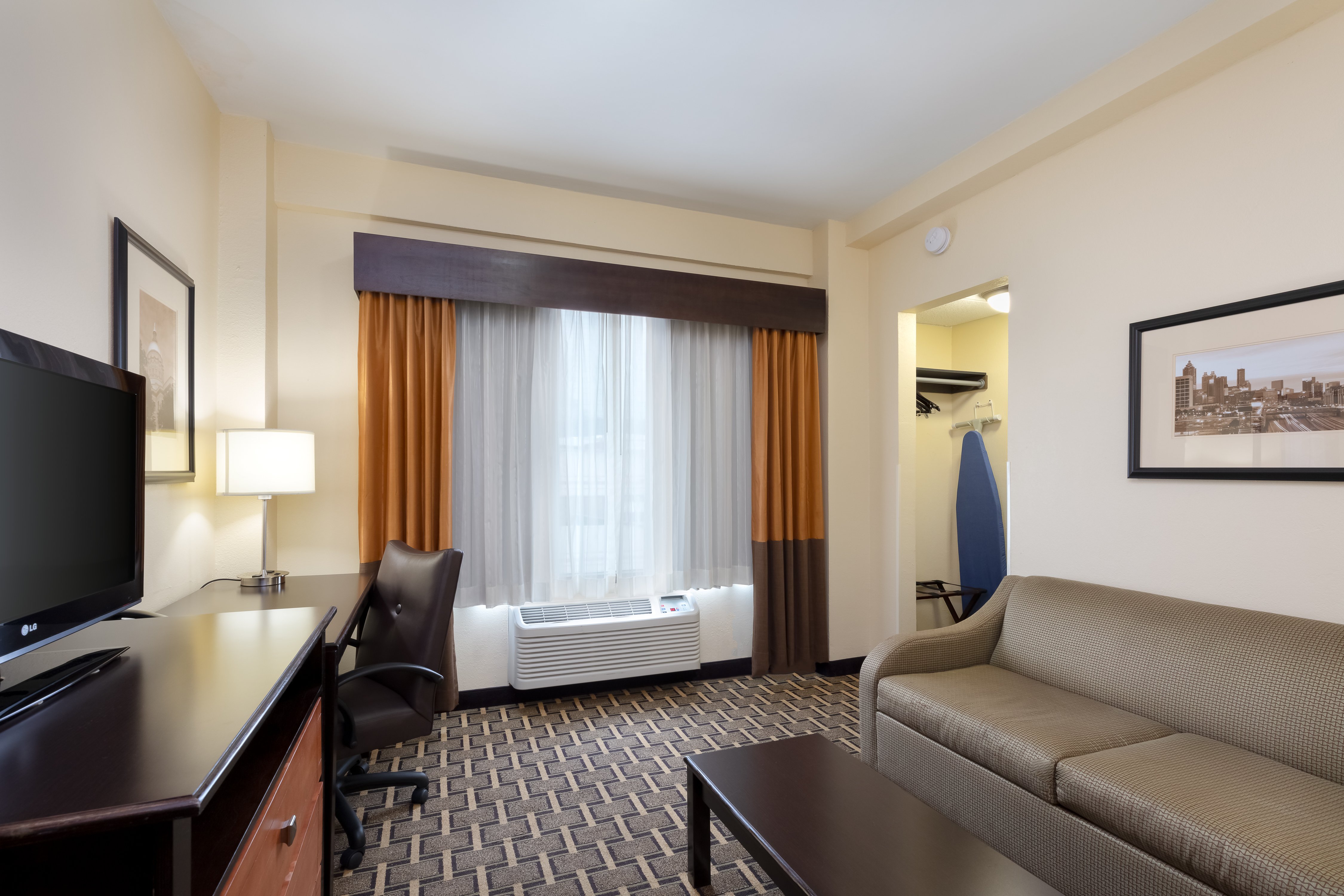 Holiday Inn Express And Suites Atlanta Downtown 33/48