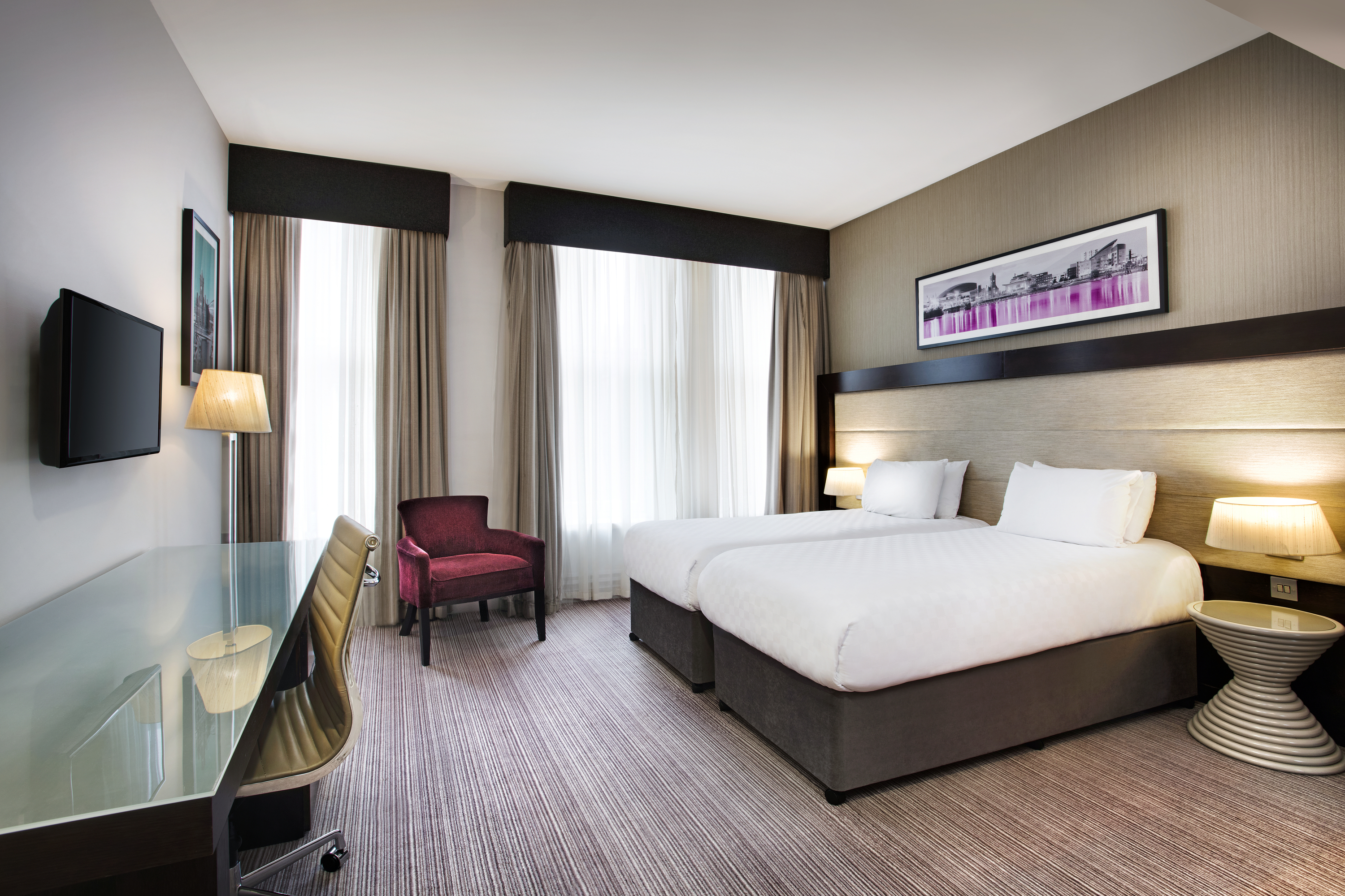 ROOM, TWIN BEDS