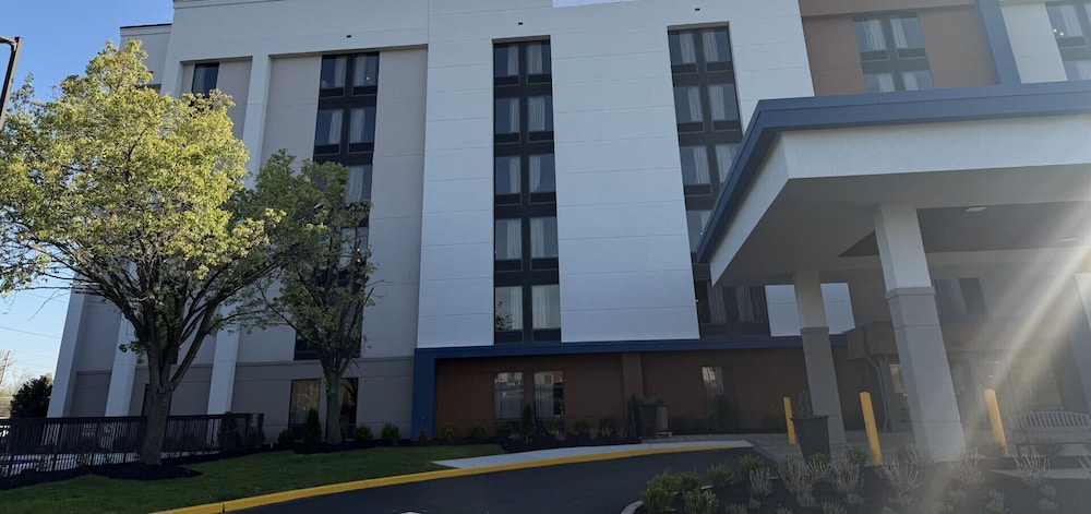 Hampton Inn by Hilton Philadelphia International Airport 4/50