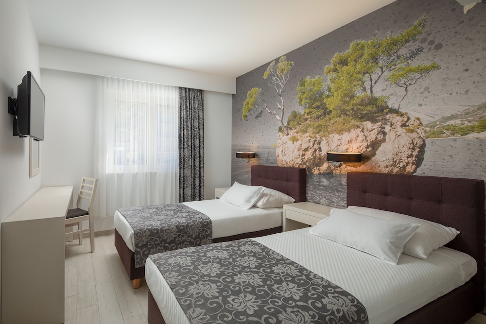APARTHOTEL TAMARIS 13/74