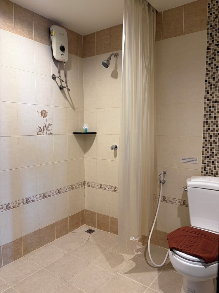 J & Y Lodge Hotel 24/24