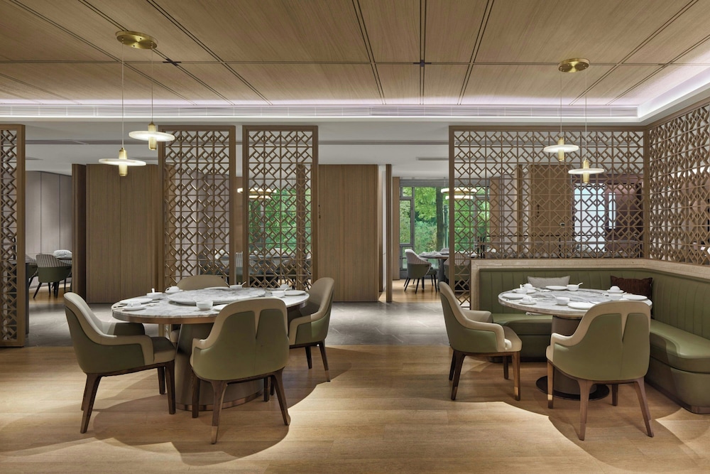 Dongguan Forum Hotel and Apartment 49/50