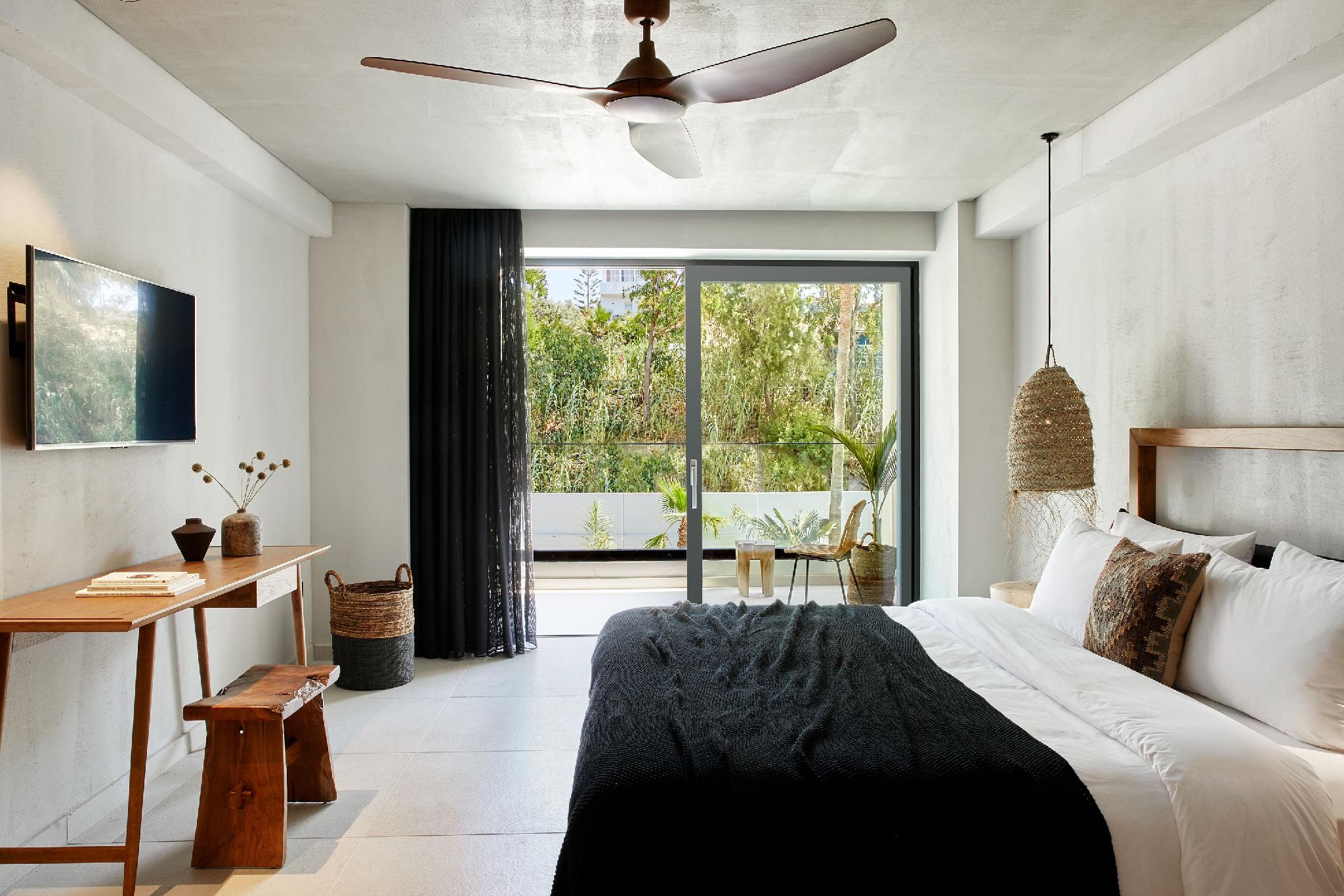 Room, Double Bed
