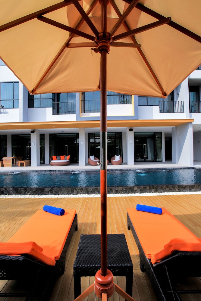 The Zense Boutique Hotel 43/45