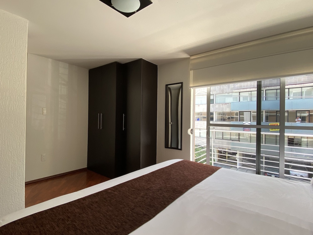 Grupo Kings Suites Chimborazo 567 8/23