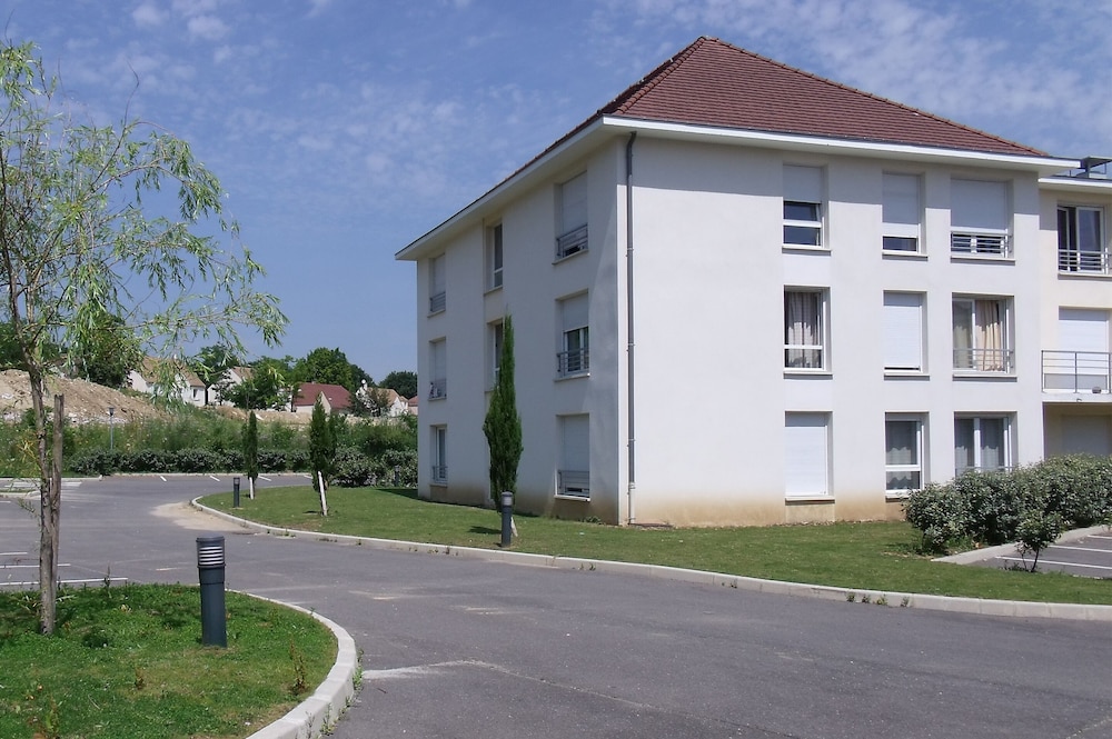 Residhotel Hauts D’Andilly in Andilly (Val d'Oise)