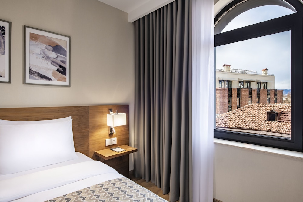 Clocks Hotel Tbilisi 8/37