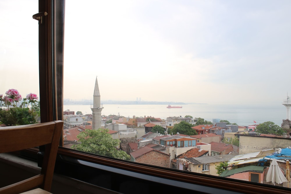 Emine Sultan Hotel 53/59