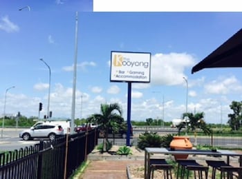 Kooyong Hotel 8/25