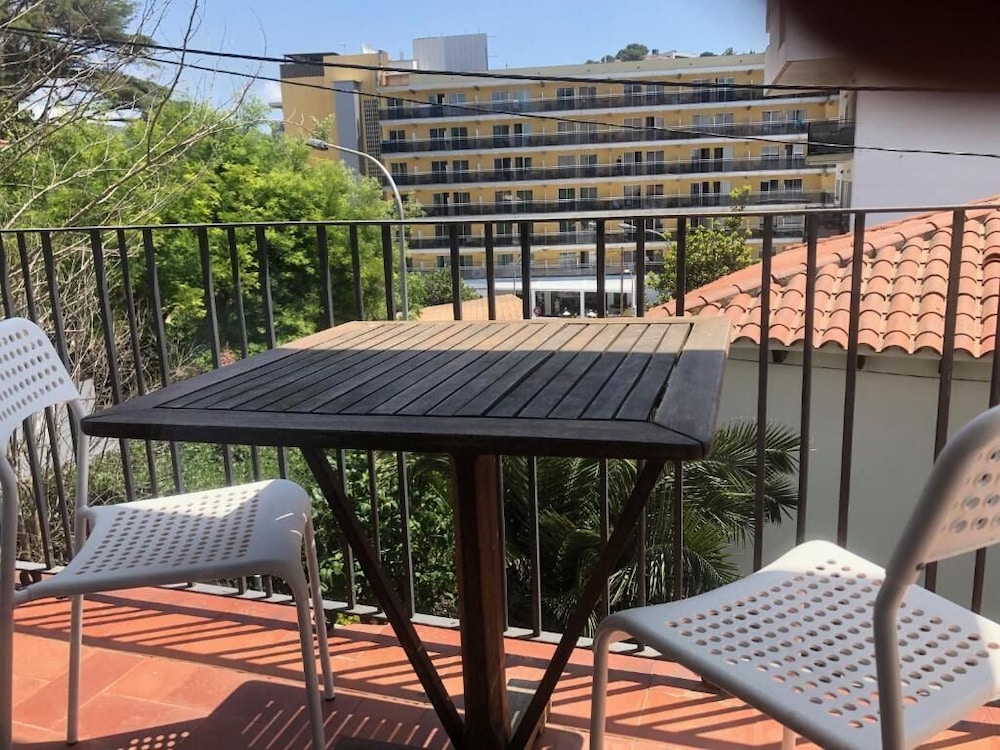 AR CARIBE APTS. 9/64