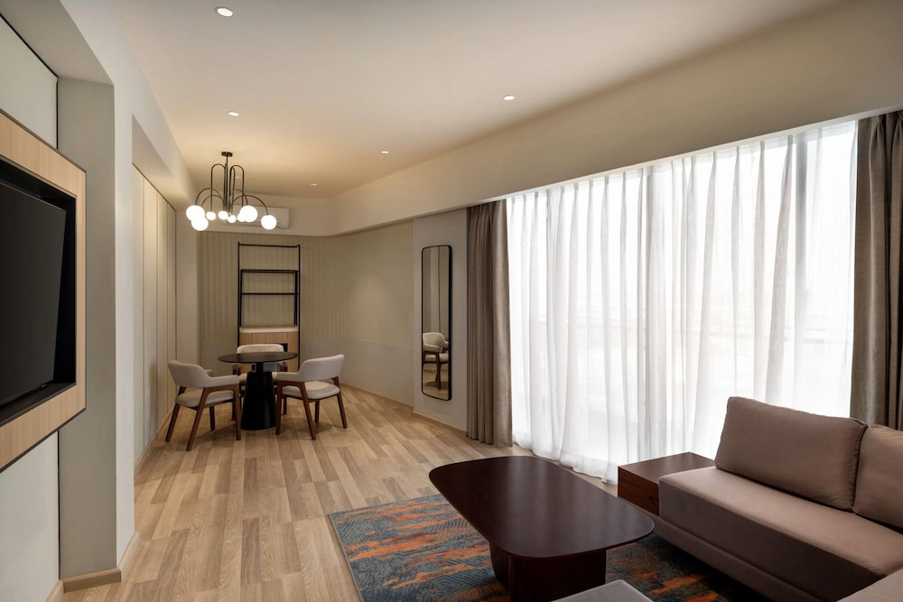 Ramada Encore by Wyndham Gurugram Dwarka Expressway 36/60