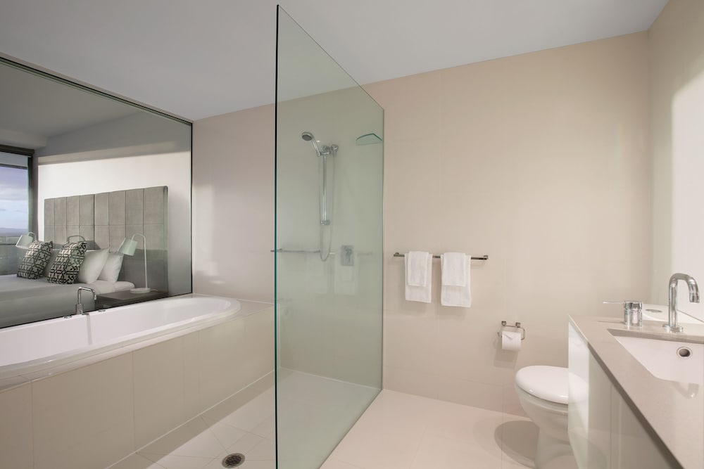 2 Bedrooms, Spa, Apartment, 2 Queen Beds، Mantra Circle on Cavill Surfers Paradise 6/7