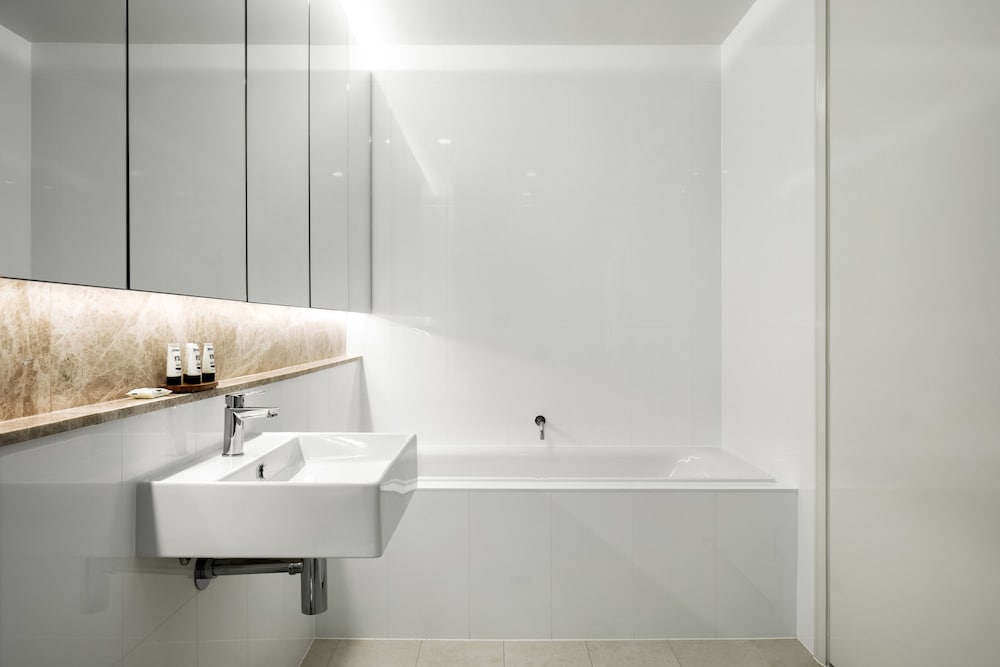 Knightsbridge Canberra 60/61