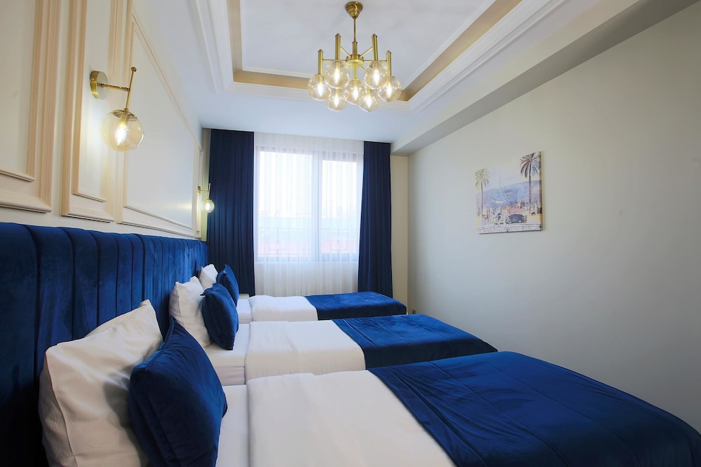 Princely Suites 26/50
