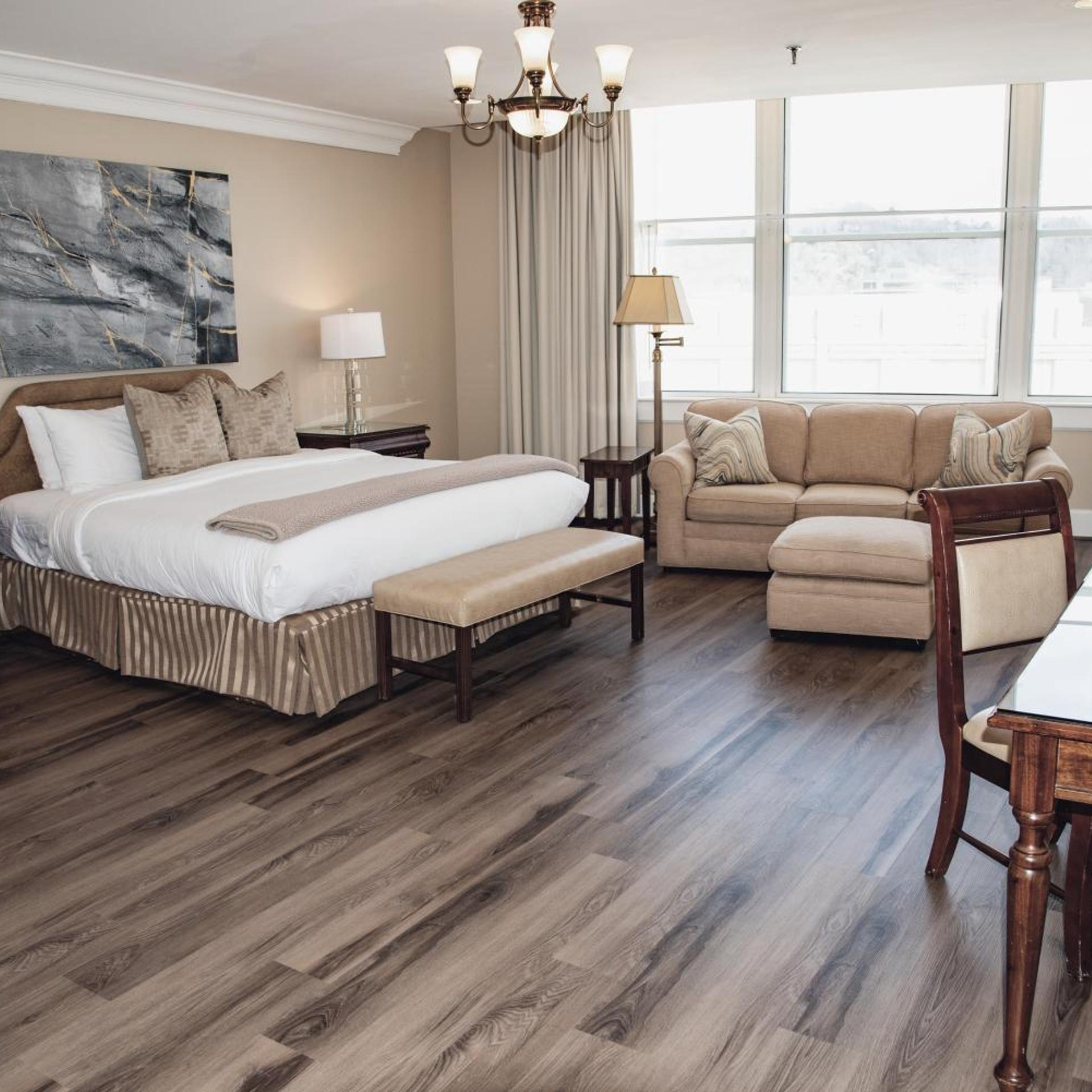 Executive, Suite, King Bed, City View, Sofa, Jetted Tub