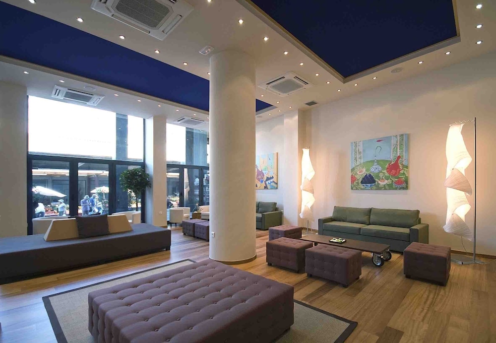 Athens Center Square Hotels 20/27