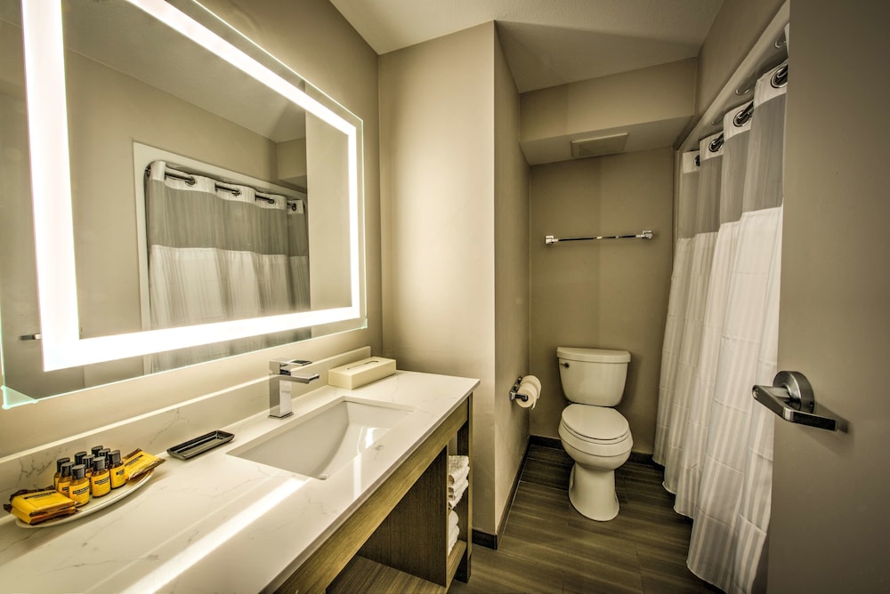 Best Western Plus Media Center Inn & Suites 8/28