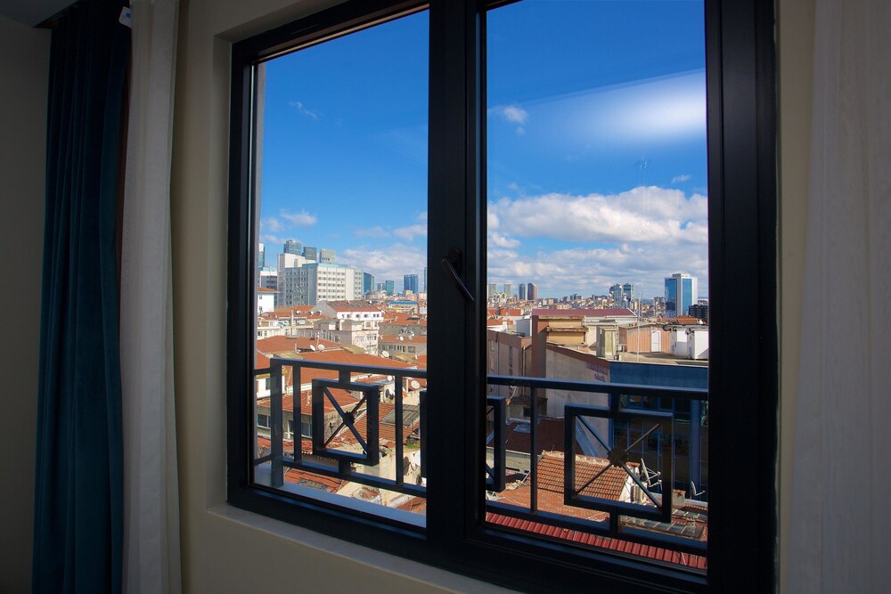 Princely Suites 28/50