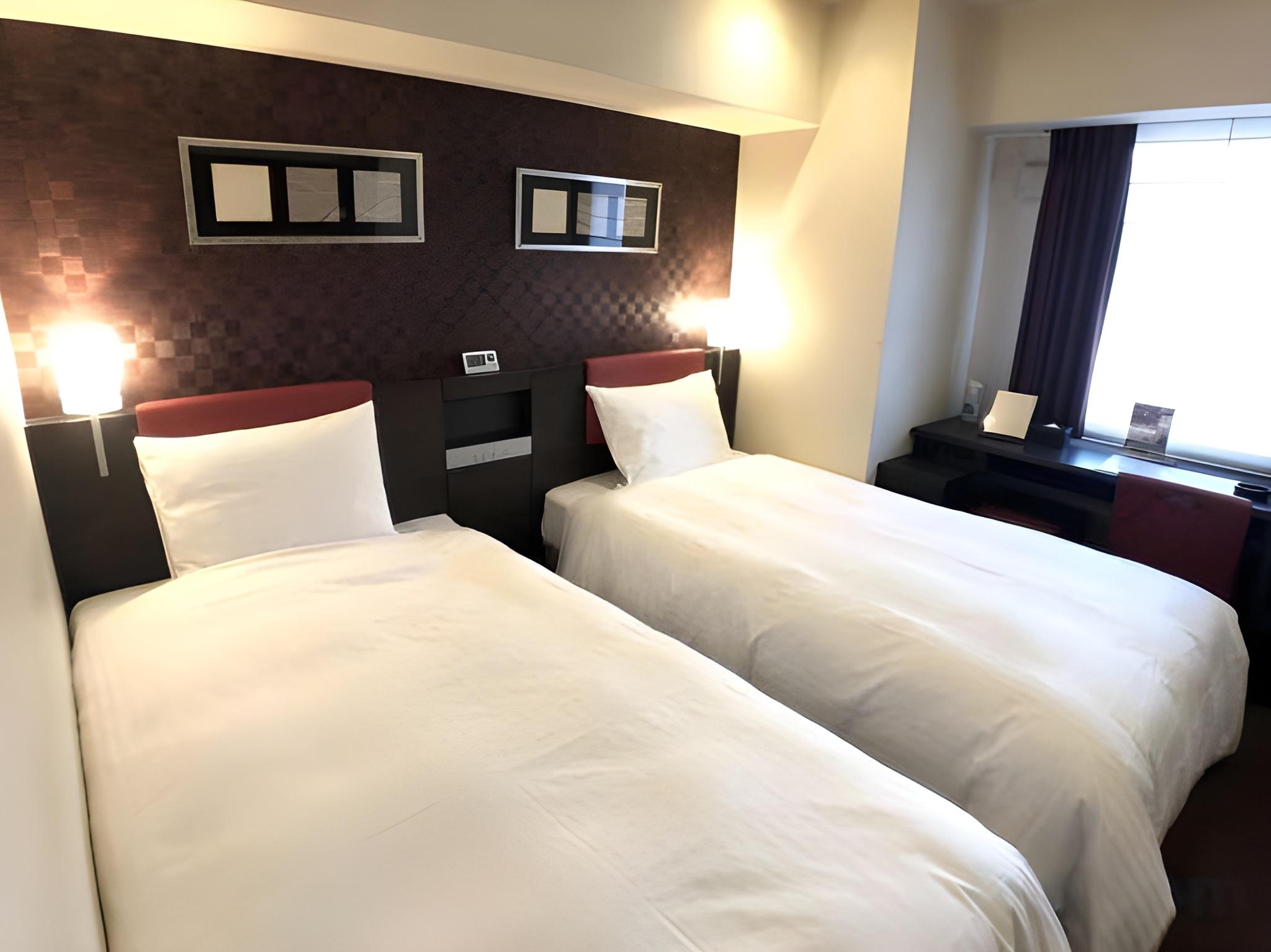 Hollywood, Twin Beds