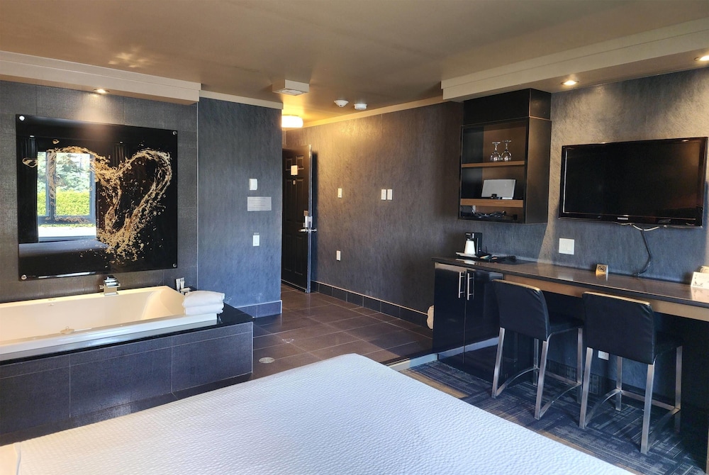 Ramada by Wyndham Laval 35/60