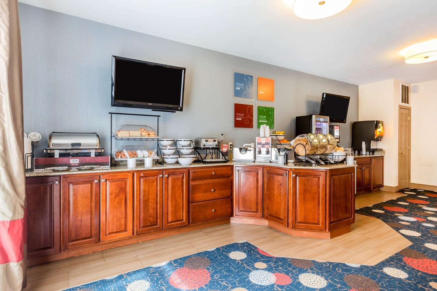 Comfort Inn & Suites South Burlington near University 6/24