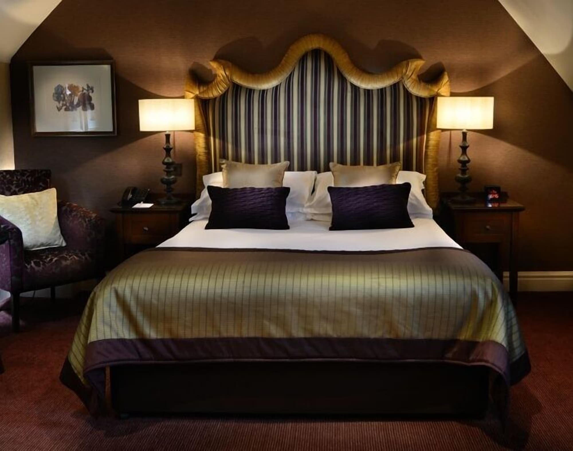 ROOM, DOUBLE BED