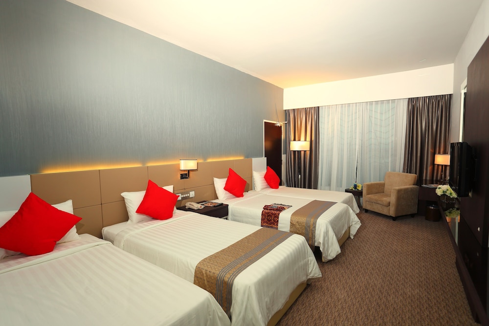 RAIA HOTEL AND CONVENTION CENTRE ALOR SETAR 8/50