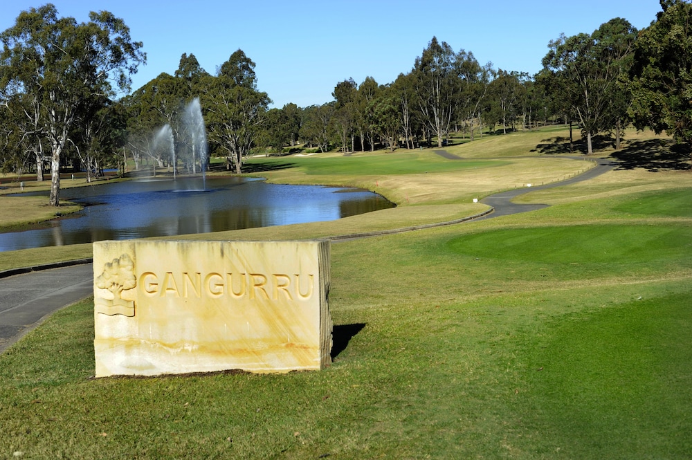 RIVERSIDE OAKS GOLF RESORT 32/33
