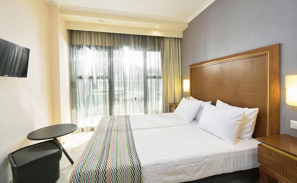 Mediterranean Resort Hotel 15/60