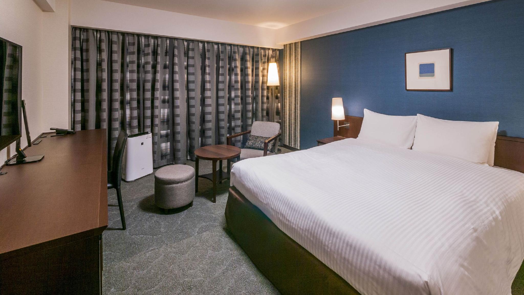 Deluxe, Double Bed, Smoking