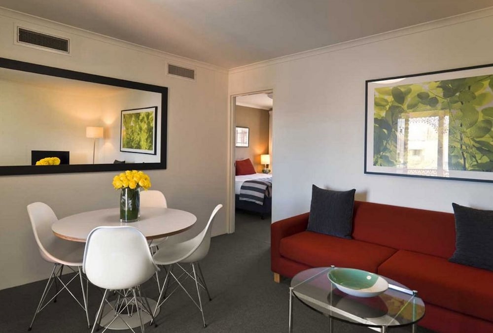 Adina Serviced Apartments Canberra Kingston 42/62