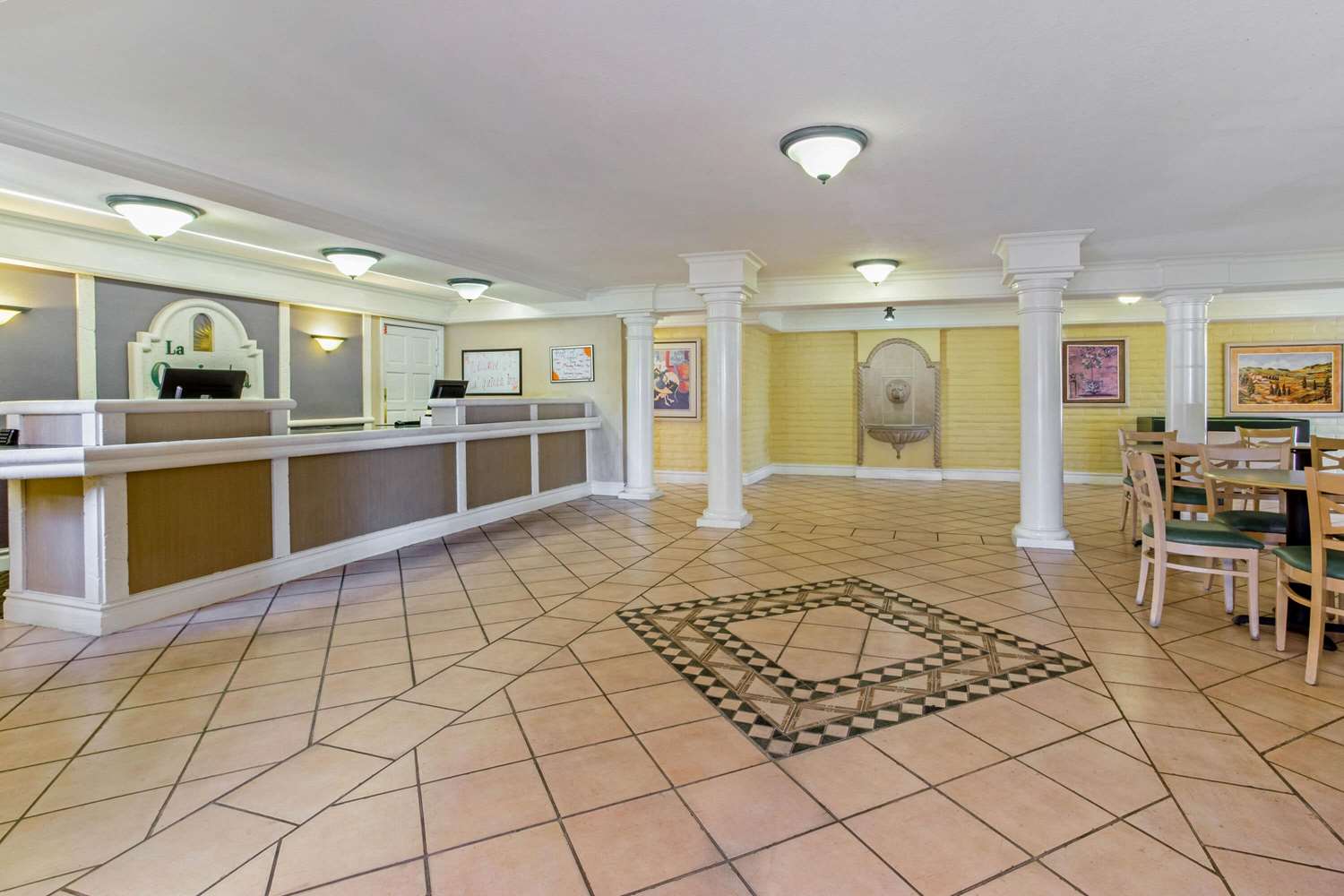 La Quinta Inn by Wyndham Tampa Bay Pinellas Park Clearwater 8/56