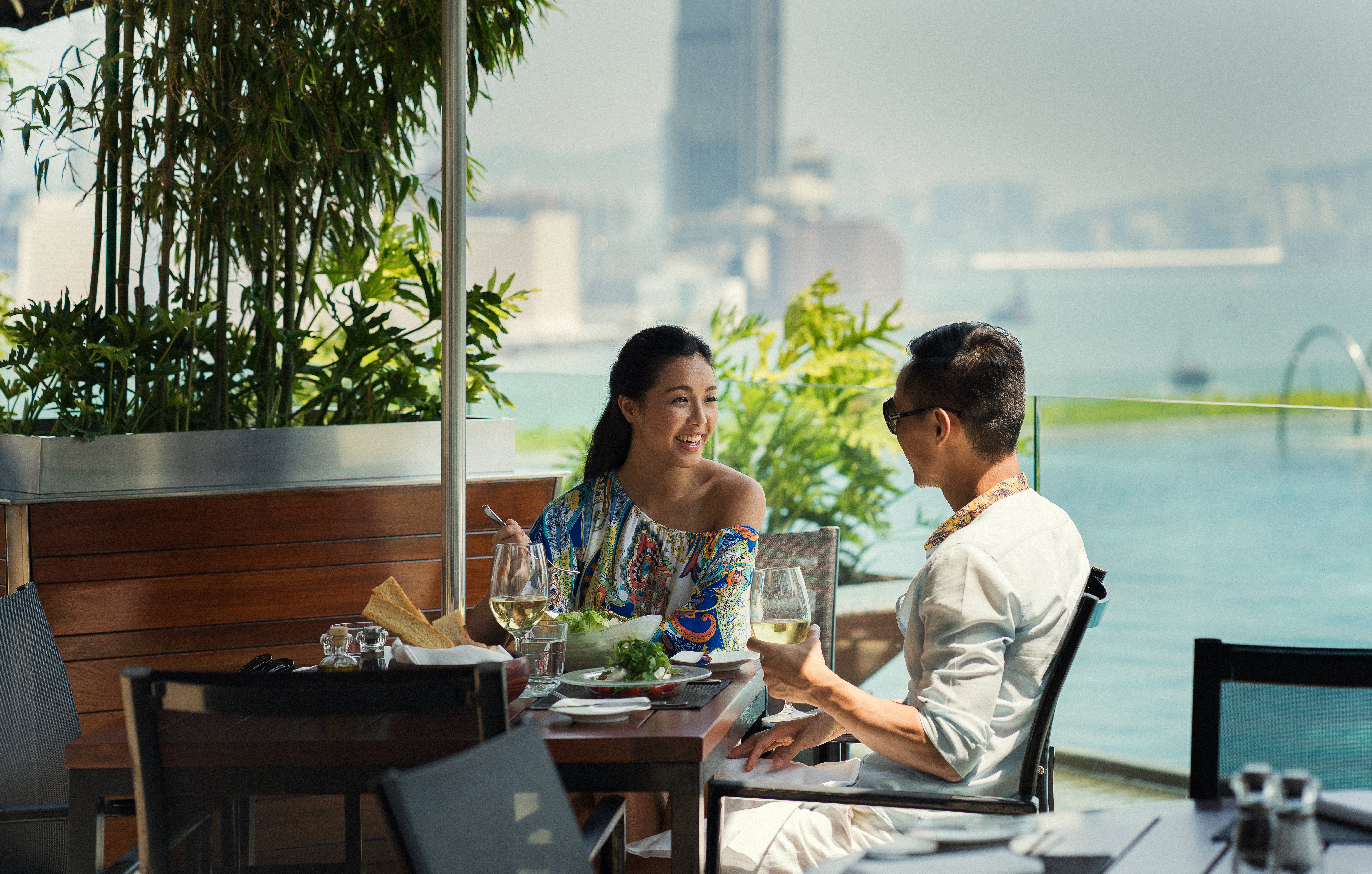 Four Seasons Hotel Hong Kong 10/76